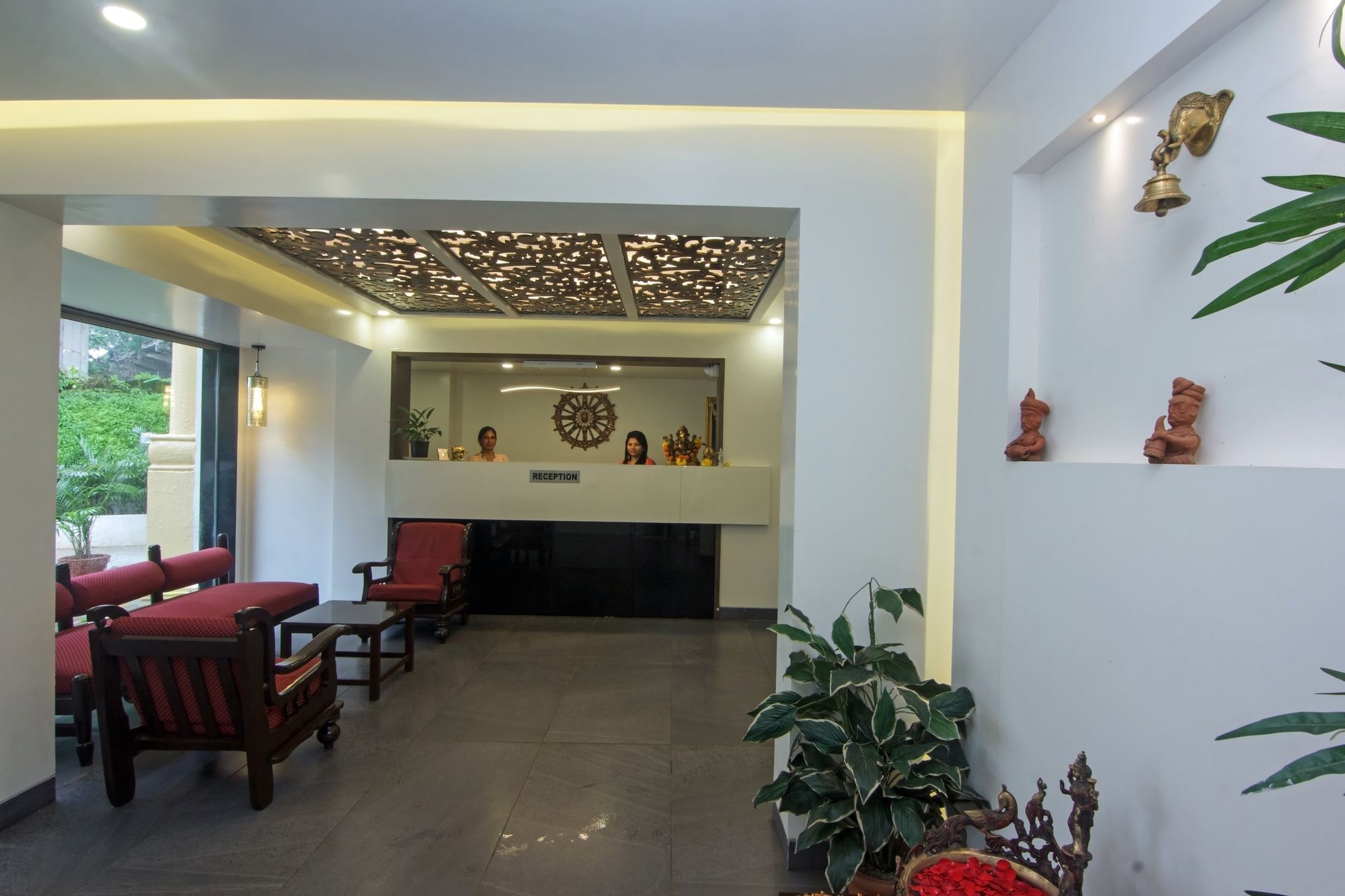 Oyo 9806 Hotel Arvi Lonavala Bagian luar foto