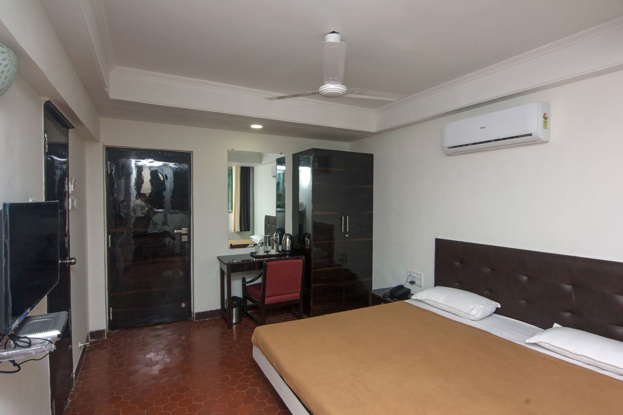 Oyo 9806 Hotel Arvi Lonavala Bagian luar foto