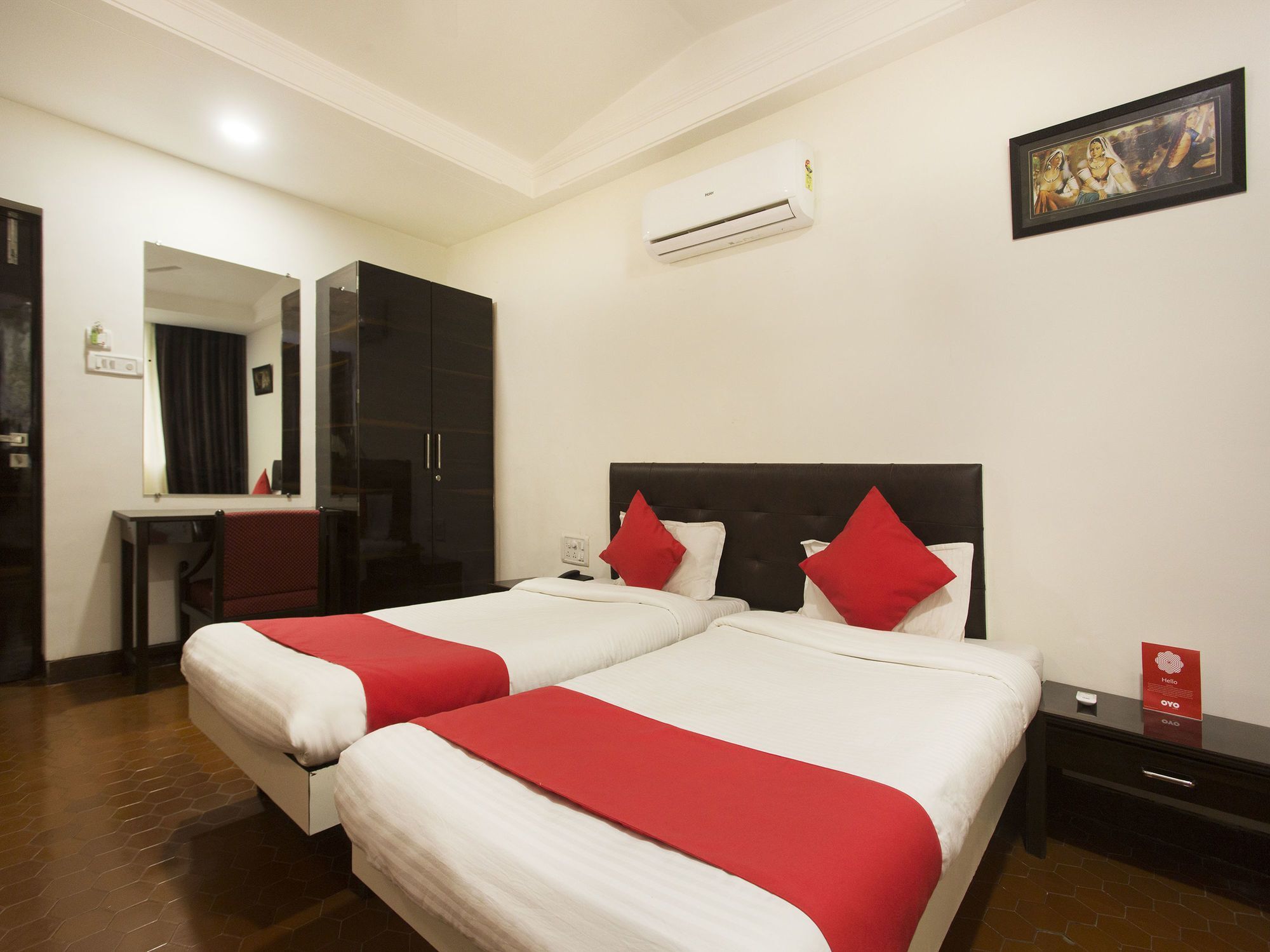 Oyo 9806 Hotel Arvi Lonavala Bagian luar foto